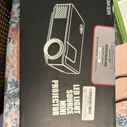 TenkerMini projector 