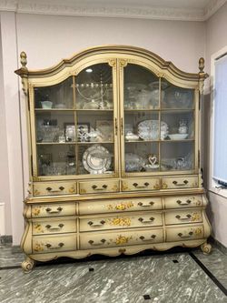 Mid-century modern French country Style antique painted Breakfront Curio