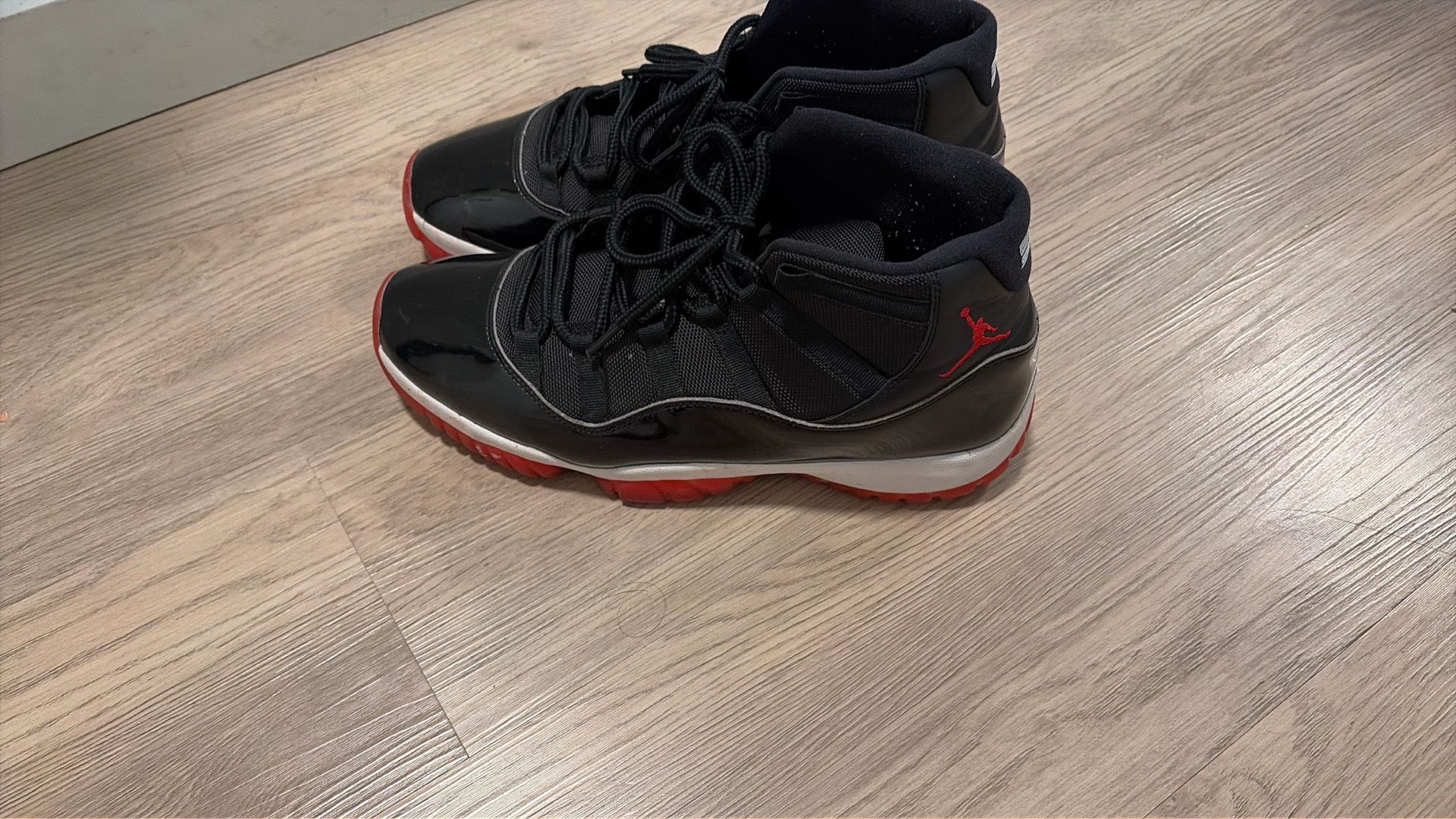 Bred 11s size 13 men’s