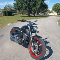 Custom 2005 Yamaha V Star 650 Bobber Motorcycle Low Miles