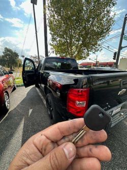 Car Keys N Remotes/ Llaves Con Control