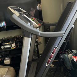 Pro form Treadmill  P/U By 6/21 Sell For $50