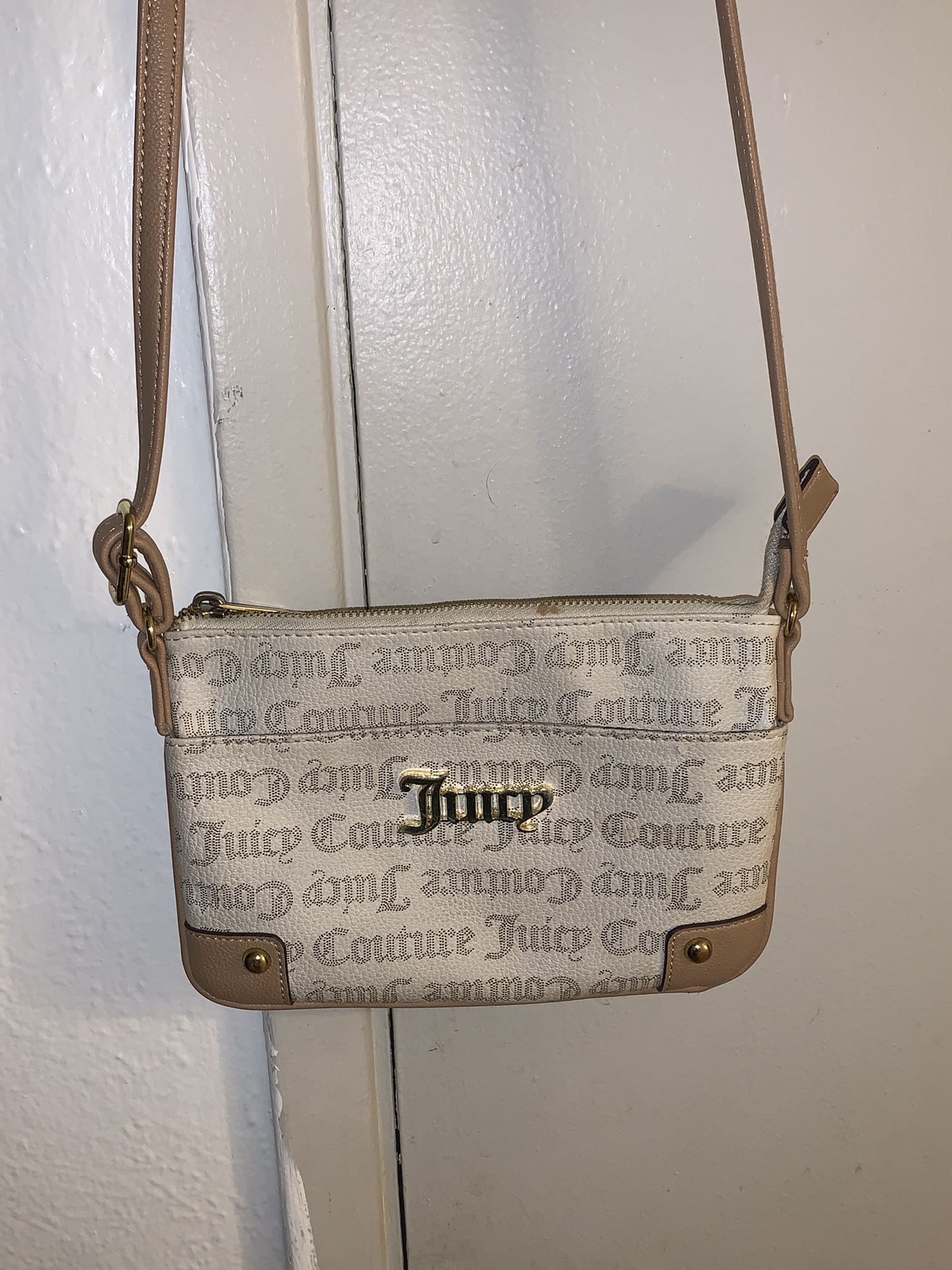 Woman’s Juicy Couture Purse Bag White And Brown
