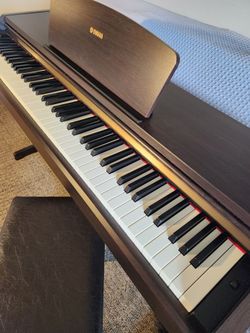 Yamaha YDP-113 digital piano