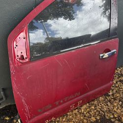 PUERTA DE CHÓFER TITAN 04-13