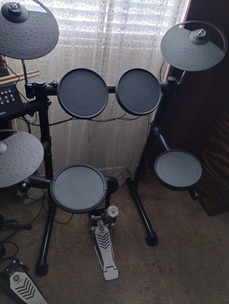 Yamaha Dtx 450k Electric Drumset
