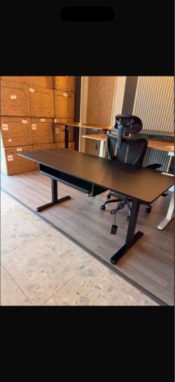 63” Electric Standing Desk with keyboard tray ( i have a lot other desk sizes and colors 😃)