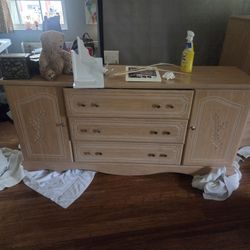 4 Piece Dresser And Bed Set.  