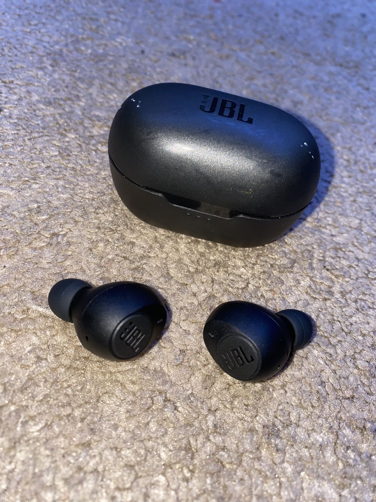 JBL Wireless Headphones 