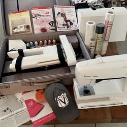 Sewing And Embroidery-Husqvarna Viking Designer Topaz 40 -Nearly New