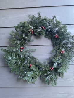 Frosted Wreath 