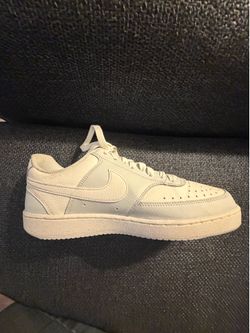 Nike white tennis shoes