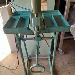 Kick Press Machine With Vacuum