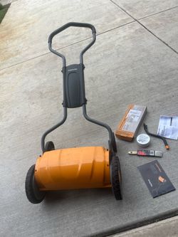 Fiskars Stay Sharp Push Mower (manual mower, no engine)
