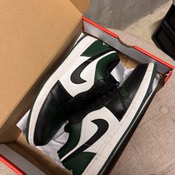 NIKE Air Jordan 1 Low Green Toe Size 11M