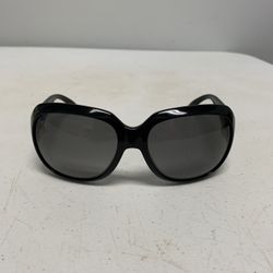 Authentic Gucci sunglasses, almost brand new, only used a few times, It’s Very Good Condition ! Asking :150