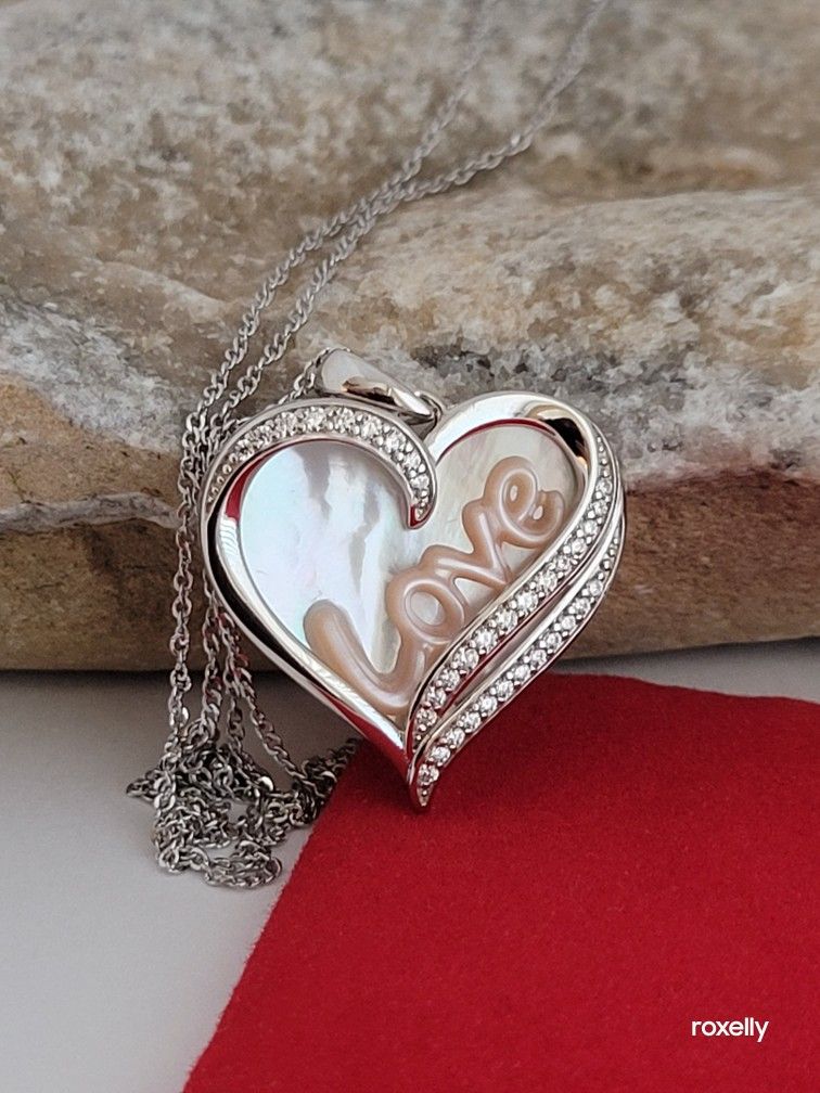 ❤️925 Sterling Silver Cubic Zirconia & Mother of Pearl “Love” Heart Pendant Necklace!/ Cadena y Pendiente de Plata Esterlina! 👌🎁