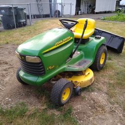 John Deere LT155 Riding mower