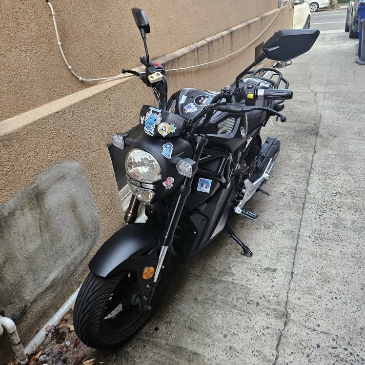 200CC AUTOMATIC MOTORCYCLE 