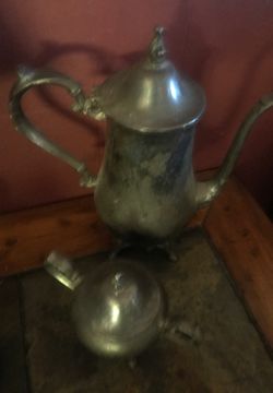 Silver tea pot Thumbnail