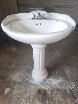 Pedastal sink - Great condition