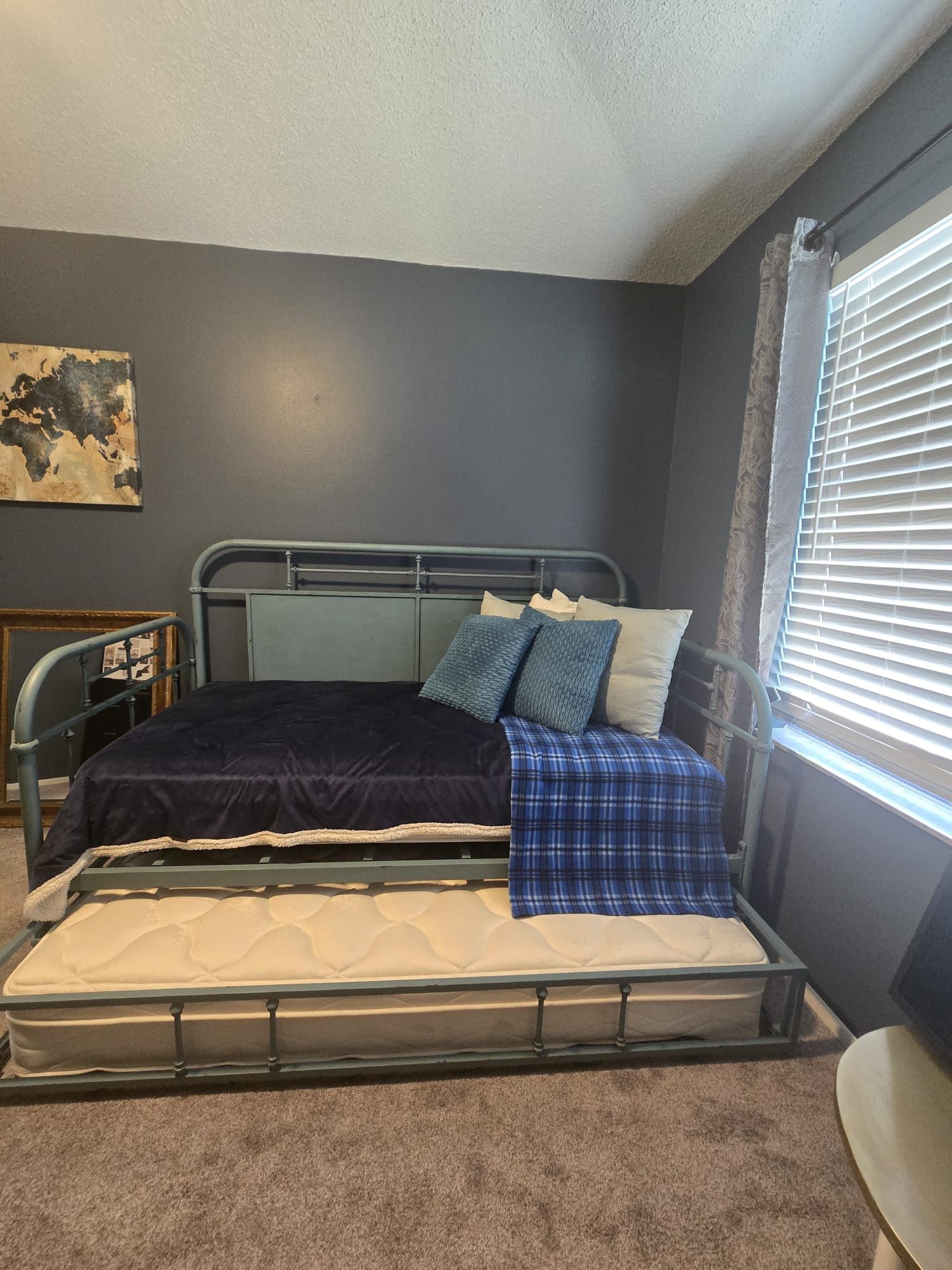 Pullout Bed with Trundle