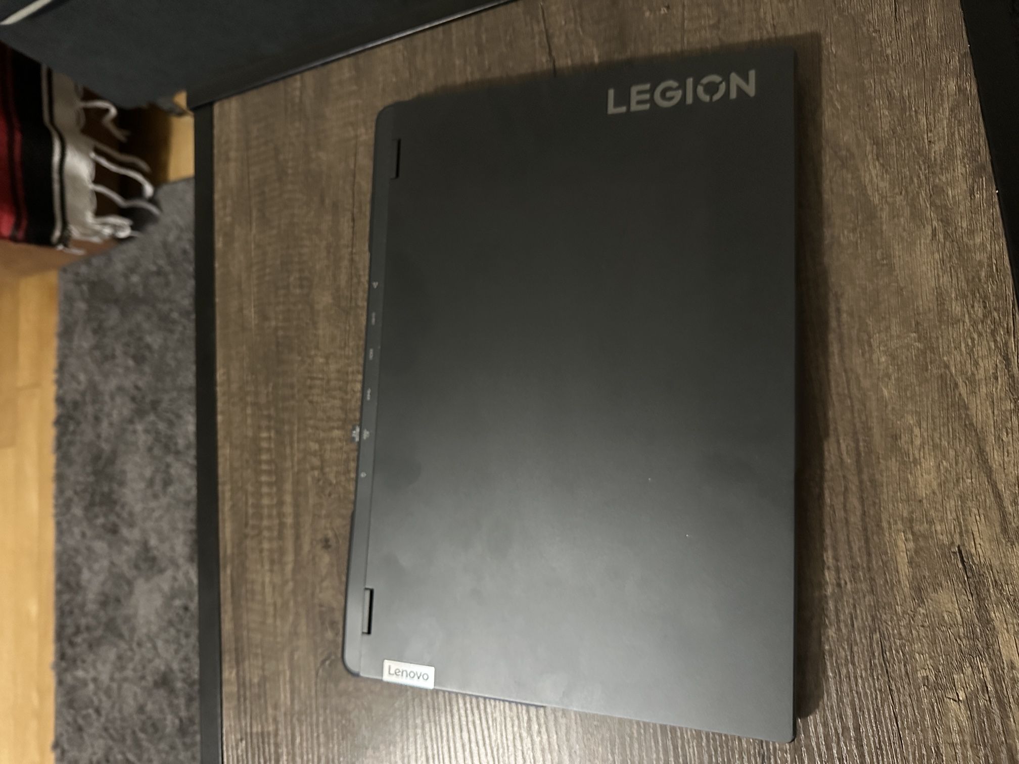 Legion Pro 5 16IRX9 - Type 83DF