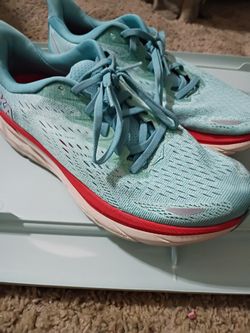 Women's Hokas Size 8.5