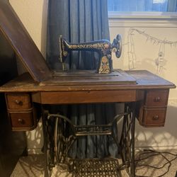 Sewing Table With Machine 