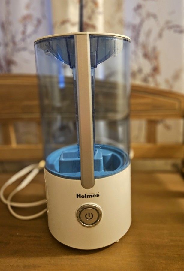 Holmes Ultrasonic Cool Mist Humidifier 
