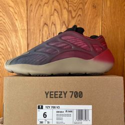 Carbon Fade Yeezy 700 Size 6