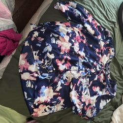 Women’s Jones New York Size Medium Flowered Dress Shirt