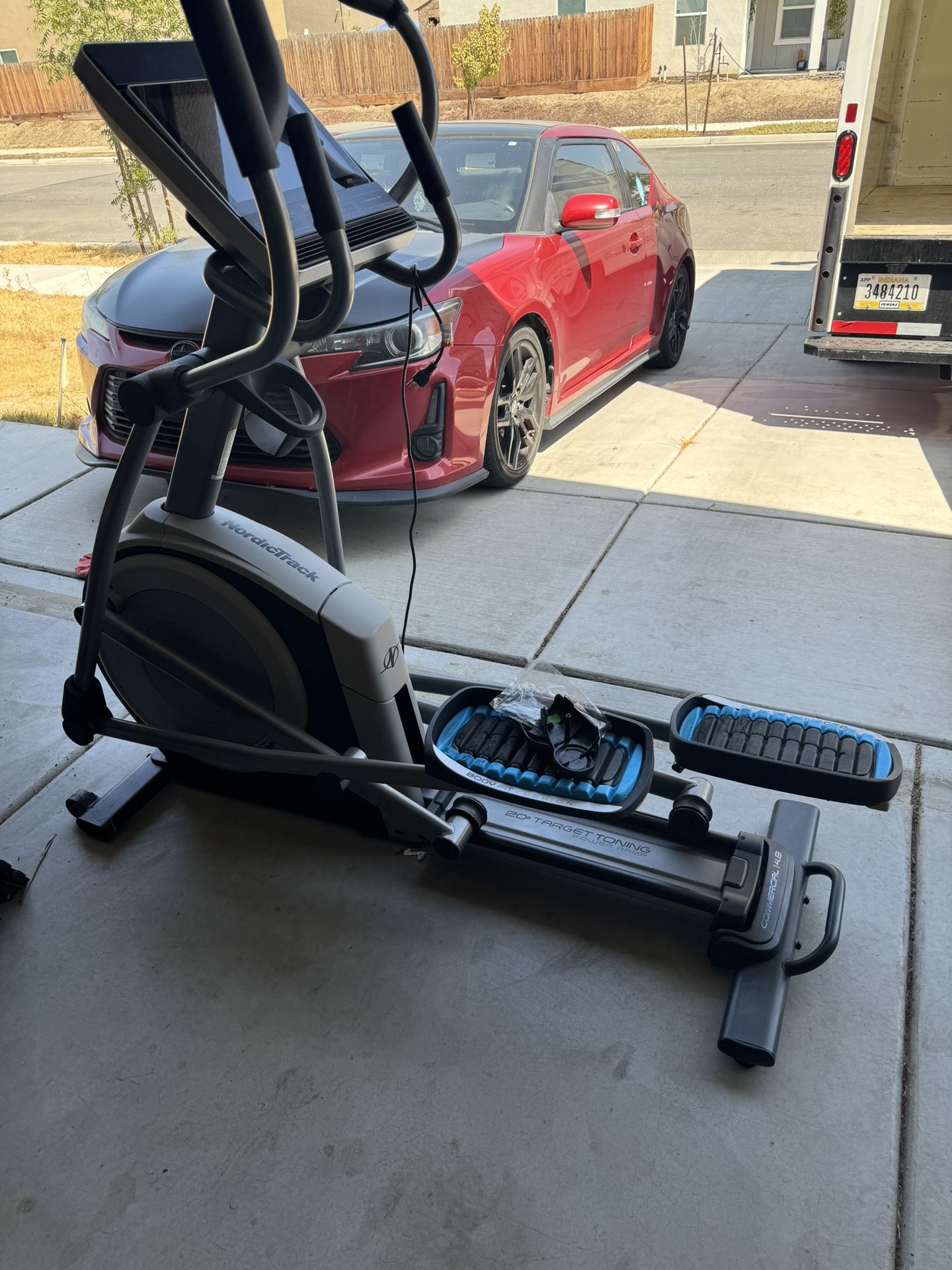 Workout Equipment/Elliptical Machine