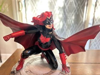 8IN BATWOMAN FIGURE