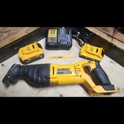 Dewalt  Reciprocating Saw With Batteries & Charger 