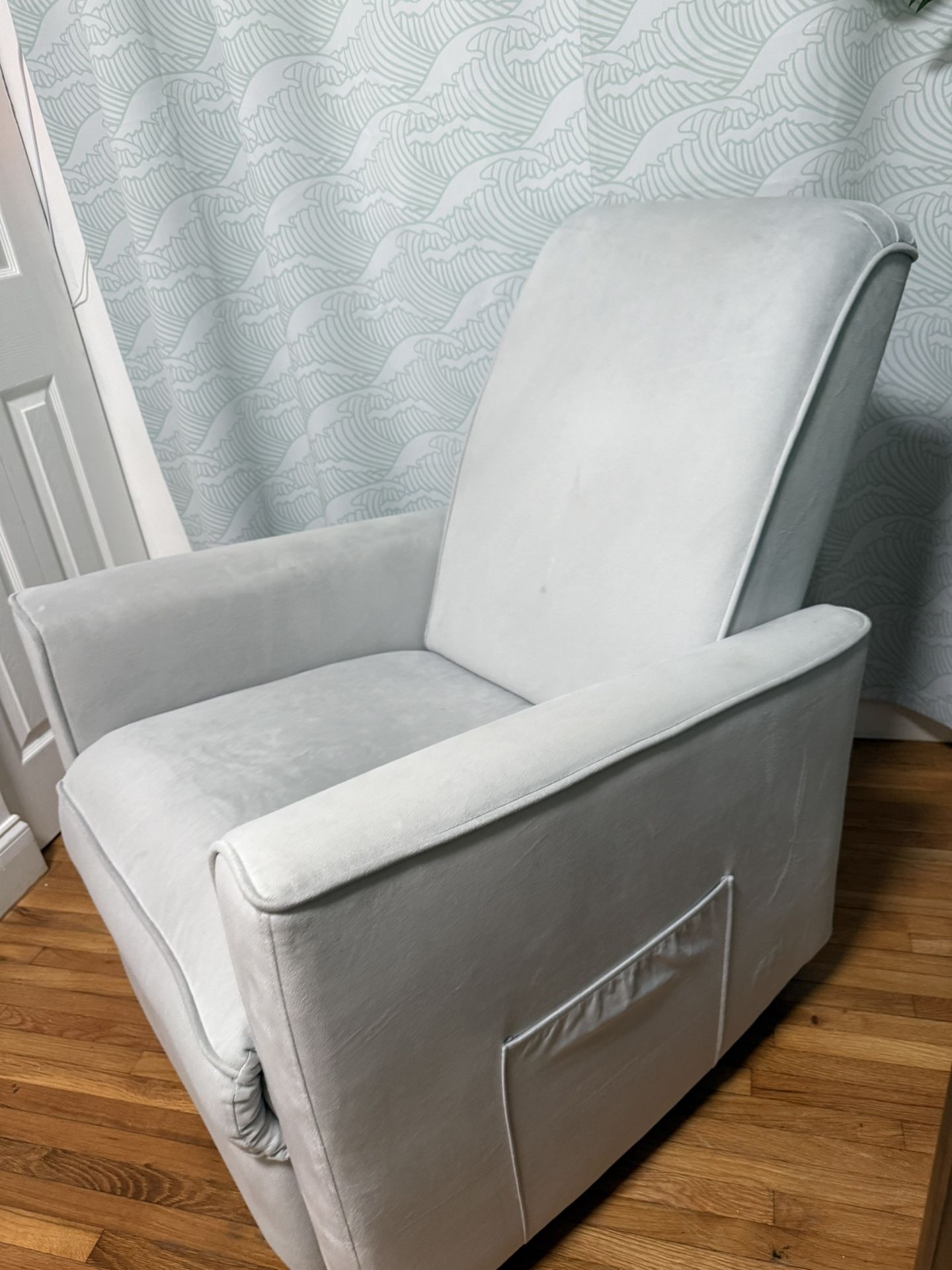 Recliner With USB Port