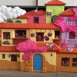 Encanto doll house