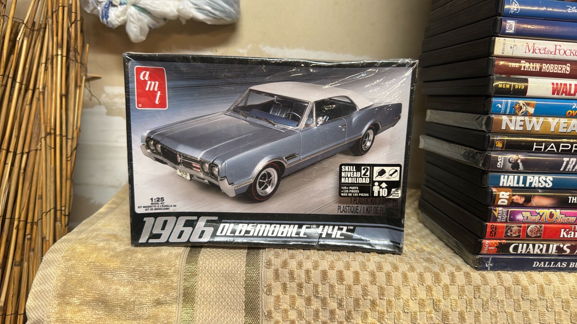 Toy Model Amt 1966 Olds 1:25 Scale