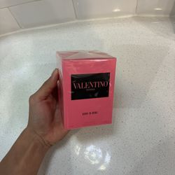 Valentino Perfume 