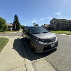 2015 Toyota Sienna