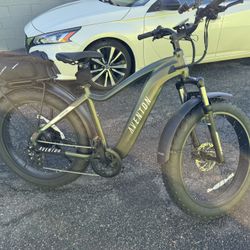 2025 Aventon Adventure 750w E-BIKE 