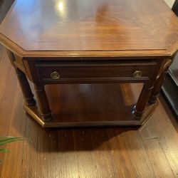 1951 Drexel Heritage Antique Coffee table with drawer