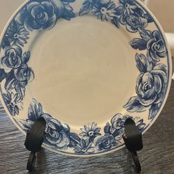 VINTAGE: Lynn's Fine China with blue roses -  Dinner Plates (2)