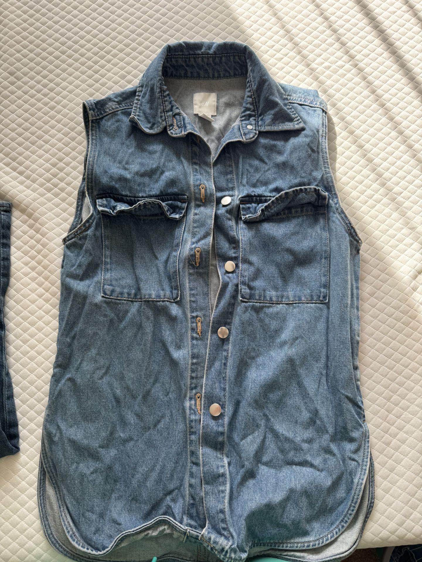 H&M Sleeveless Jean Jacket