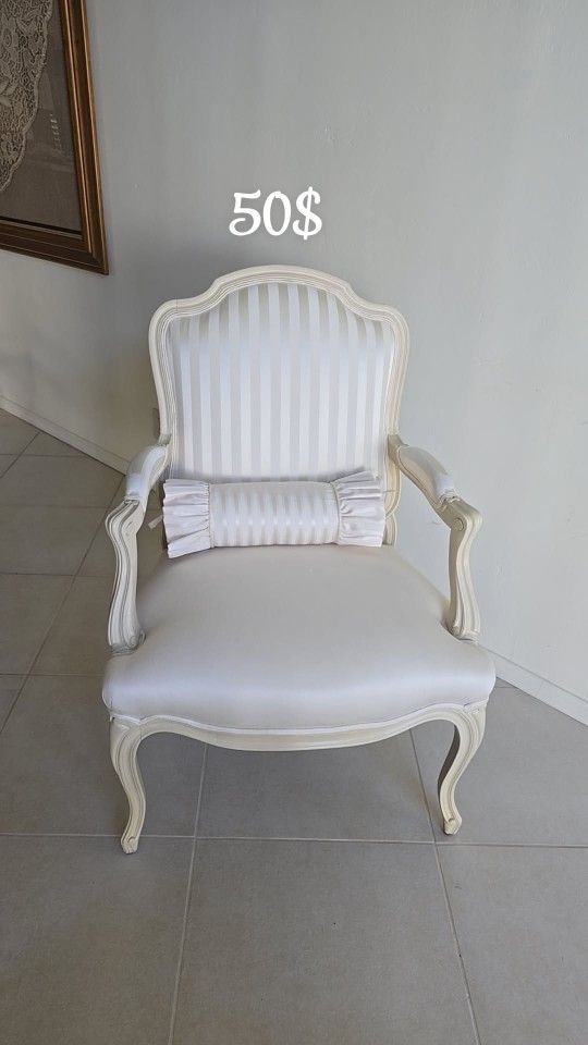 Chair & Mirror