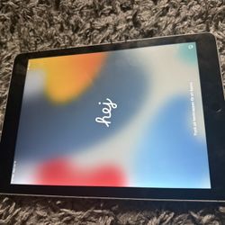 ipad air 2 (For parts) Dm for more info 