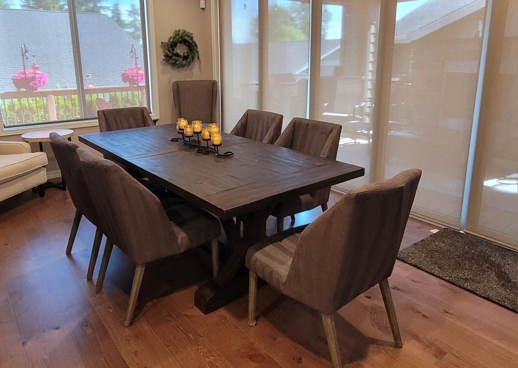Urban Interiors Dining Table And Chairs