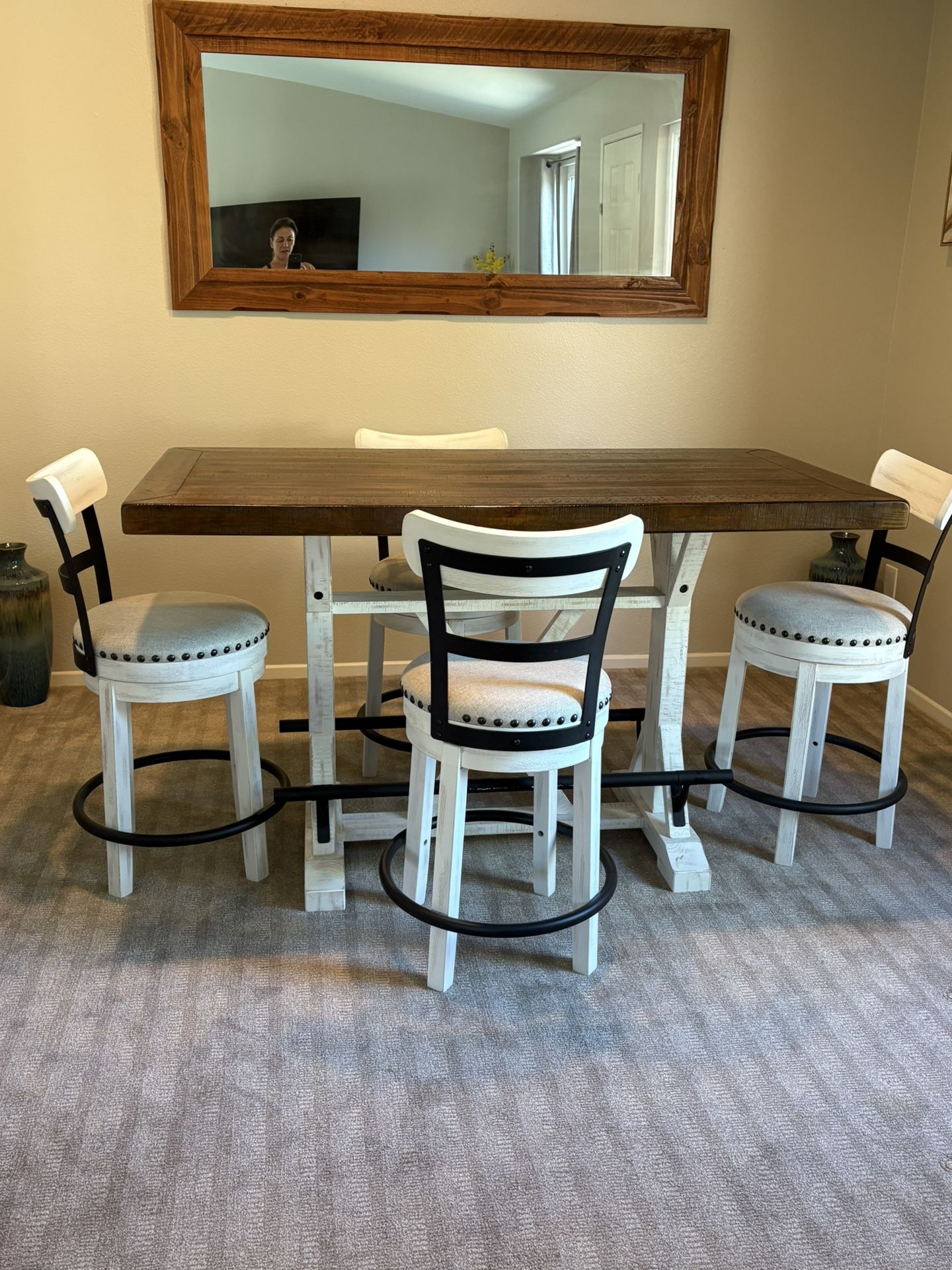 Dining Room Table And Chair