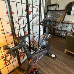 ✨ Peloton Bike – Gen 3 Touchscreen – Excellent Condition – $800 – Washington, DC ✨