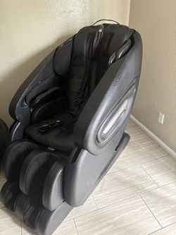 Brookstone recover 3-D massage chair